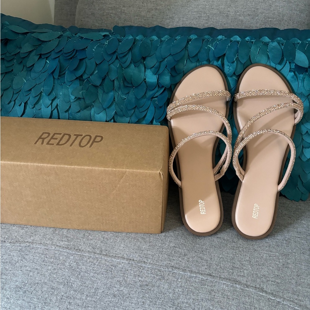 NIB Redtop Rose Gold Rhinestone Sandals Size 8